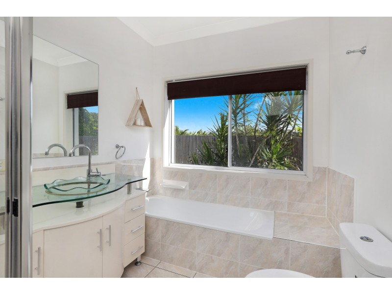 1 Jason Place, Little Mountain QLD 4551