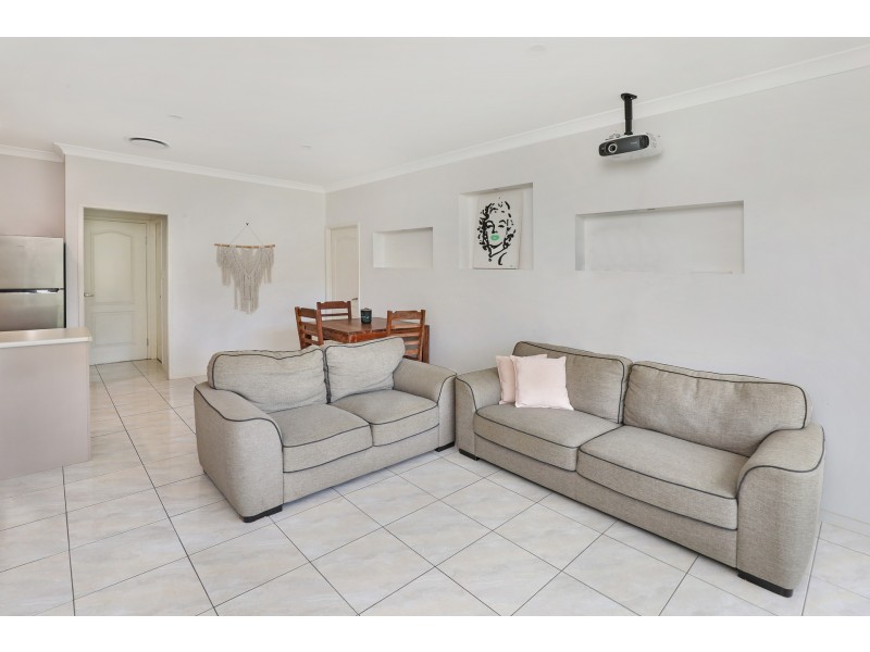 1 Jason Place, Little Mountain QLD 4551