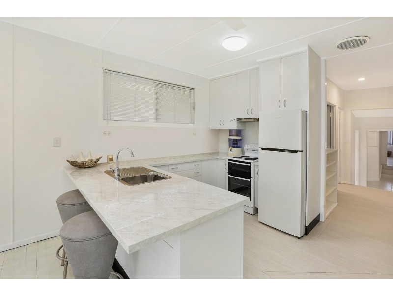 219 Broadwater Avenue West, Maroochydore QLD 4558