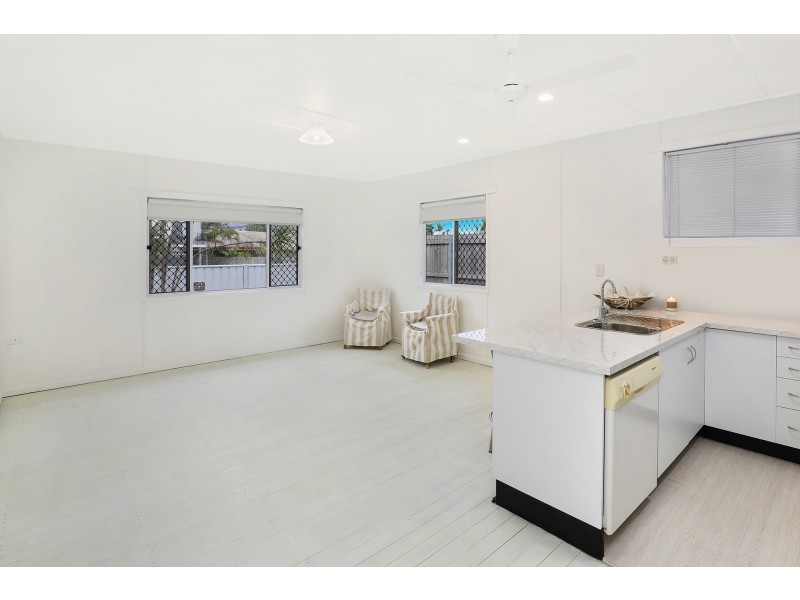 219 Broadwater Avenue West, Maroochydore QLD 4558