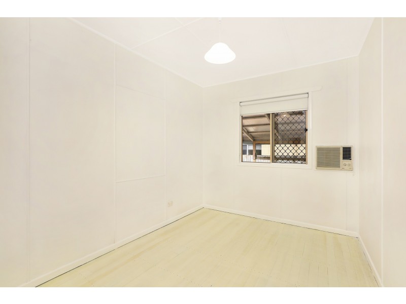 219 Broadwater Avenue West, Maroochydore QLD 4558