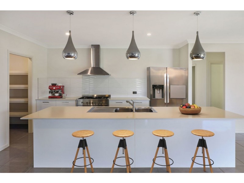 62-66 Aurora Place, Valdora QLD 4561