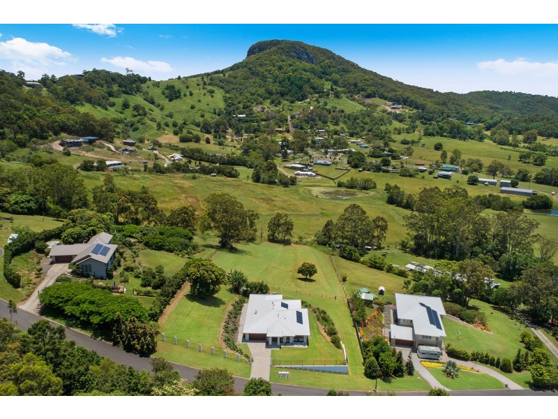 62-66 Aurora Place, Valdora QLD 4561