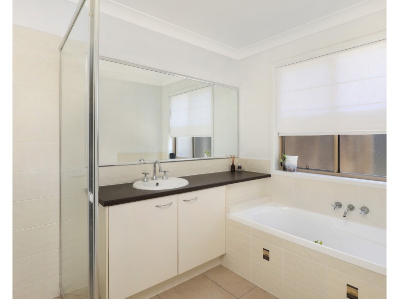 62 Anchorage Circuit, Twin Waters QLD 4564