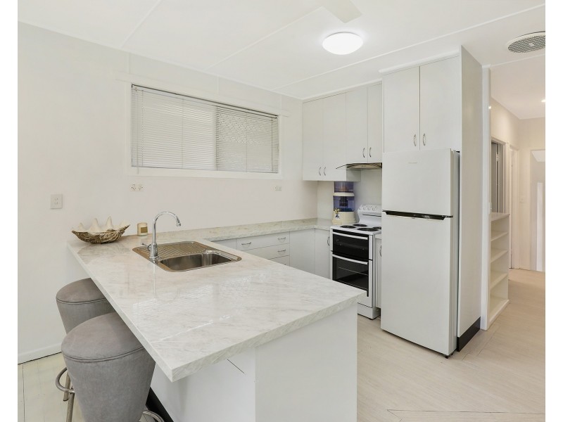 219 Broadwater Avenue West, Maroochydore QLD 4558