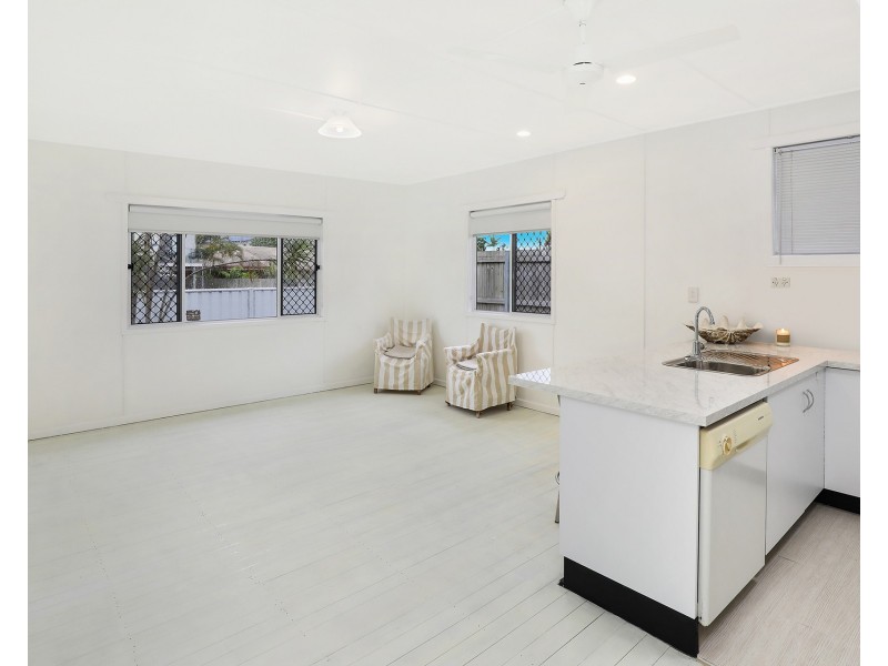 219 Broadwater Avenue West, Maroochydore QLD 4558