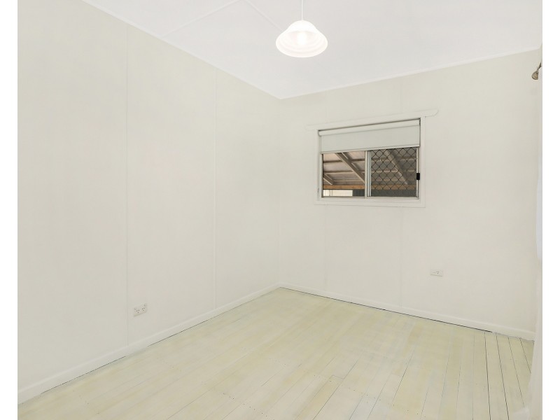 219 Broadwater Avenue West, Maroochydore QLD 4558