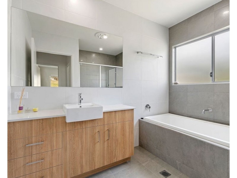 2/7 Moss Day Place, Burnside QLD 4560