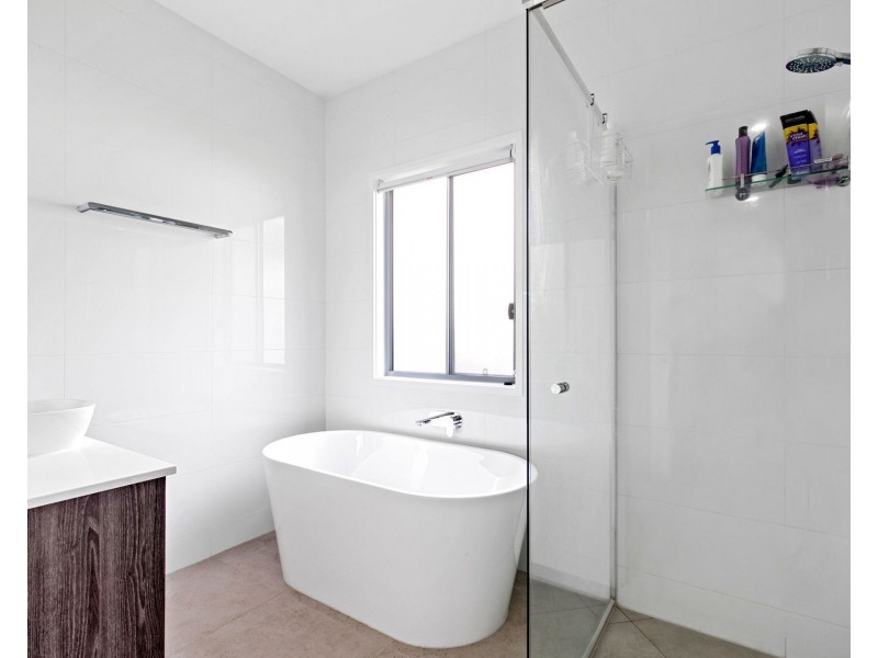 1 & 2/60 Toral Drive, Buderim QLD 4556