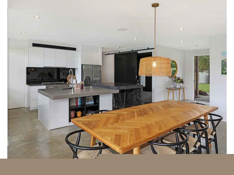 27 Hamilton Close, Mooloolah Valley QLD 4553