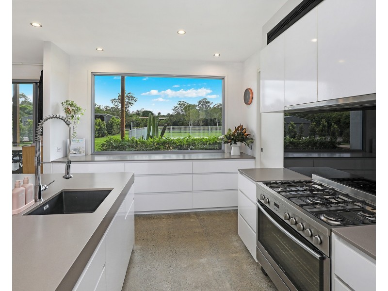 27 Hamilton Close, Mooloolah Valley QLD 4553