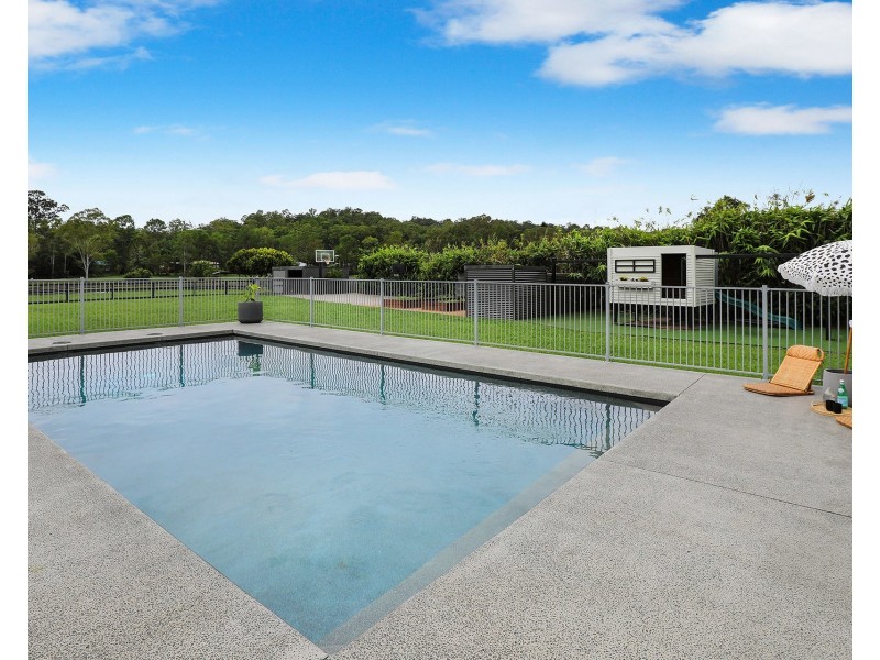 27 Hamilton Close, Mooloolah Valley QLD 4553