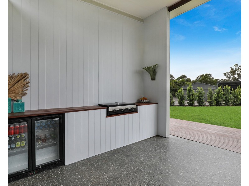 27 Hamilton Close, Mooloolah Valley QLD 4553