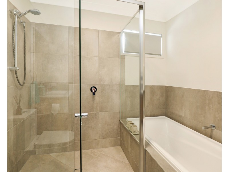 10 Magnetic Lane, Meridan Plains QLD 4551