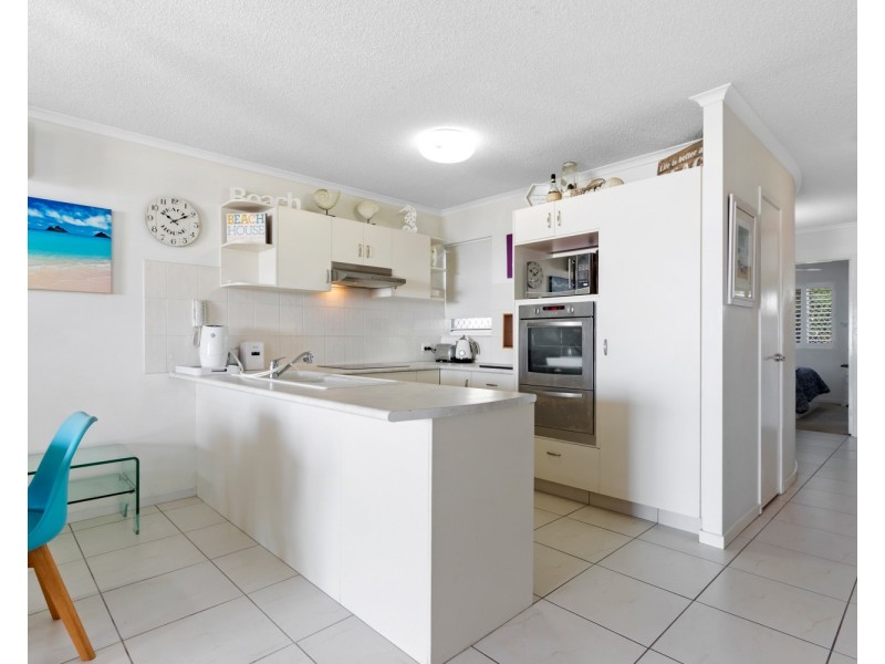 1/15-17 Boolarong Crescent, Alexandra Headland QLD 4572