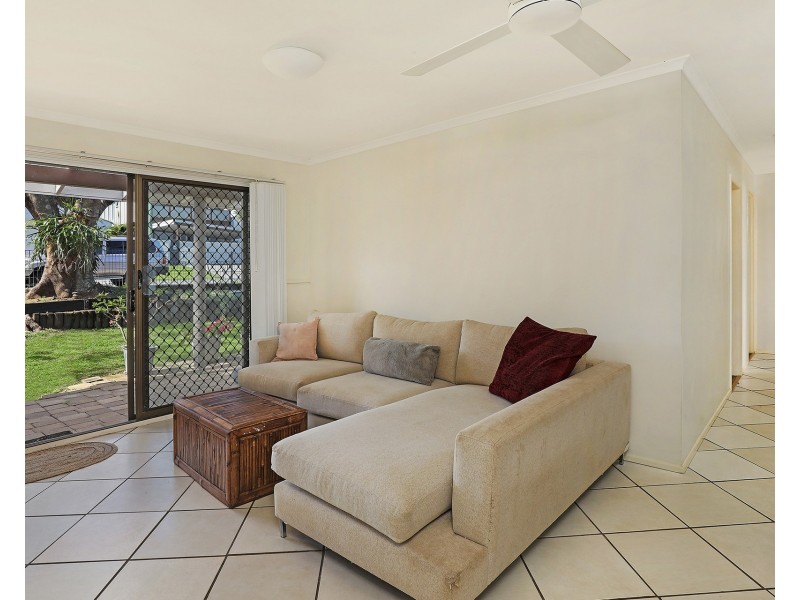 1/22 MacDonald Street, Dicky Beach QLD 4551