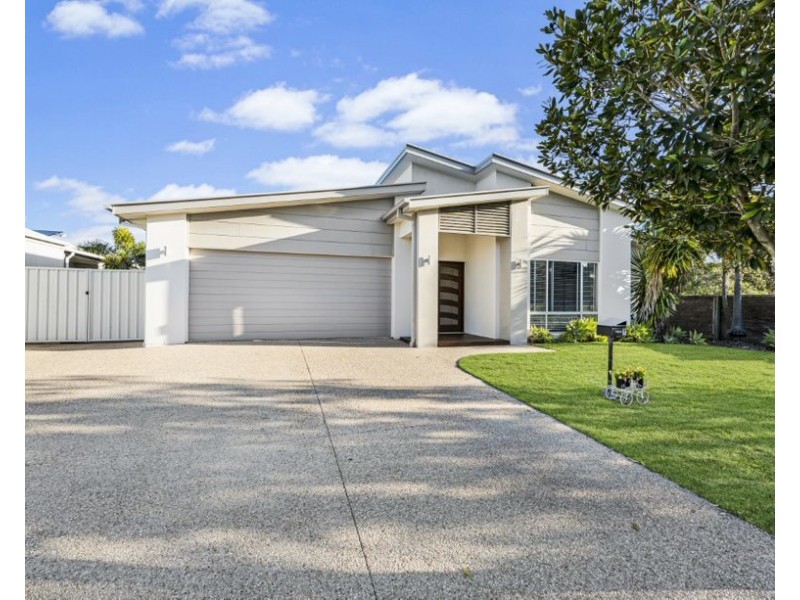 7 Blade Court, Birtinya QLD 4575