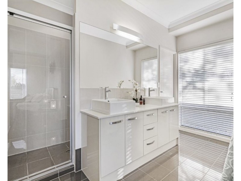7 Blade Court, Birtinya QLD 4575