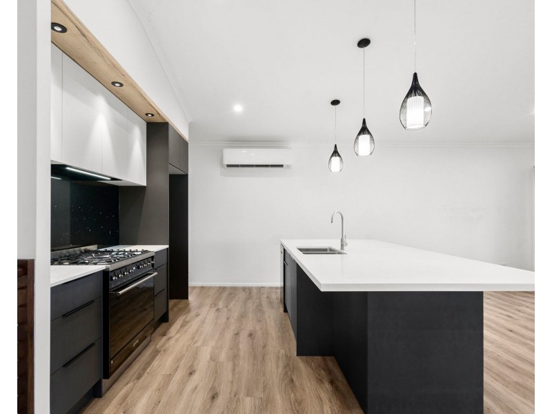 12 Ocean Crest Place, Alexandra Headland QLD 4572