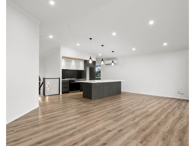12 Ocean Crest Place, Alexandra Headland QLD 4572