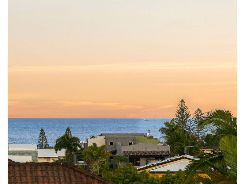 12 Ocean Crest Place, Alexandra Headland QLD 4572