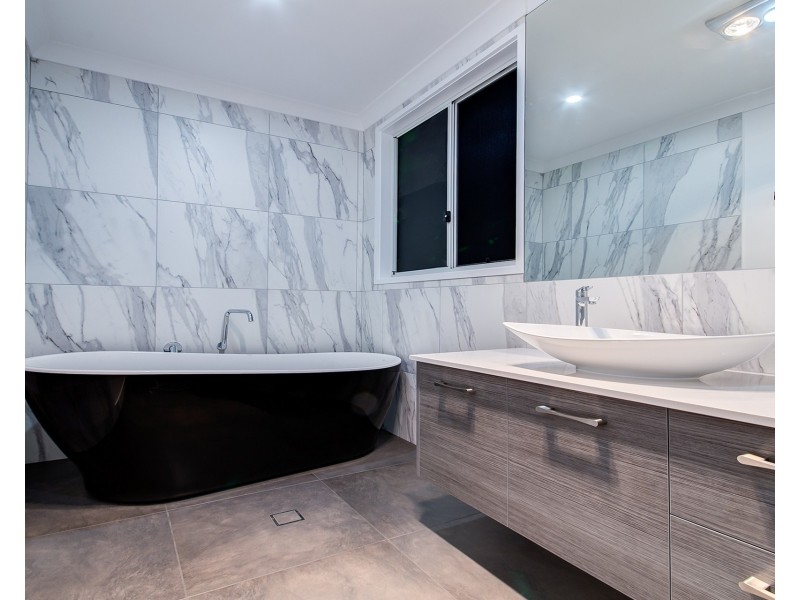 8A St Vincents Court, Minyama QLD 4575