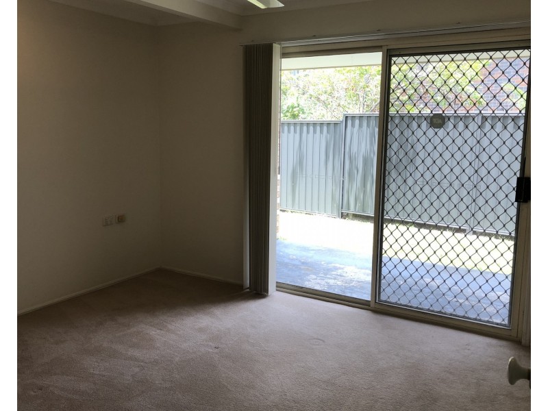 2/25 Camden Way, Maroochydore QLD 4558