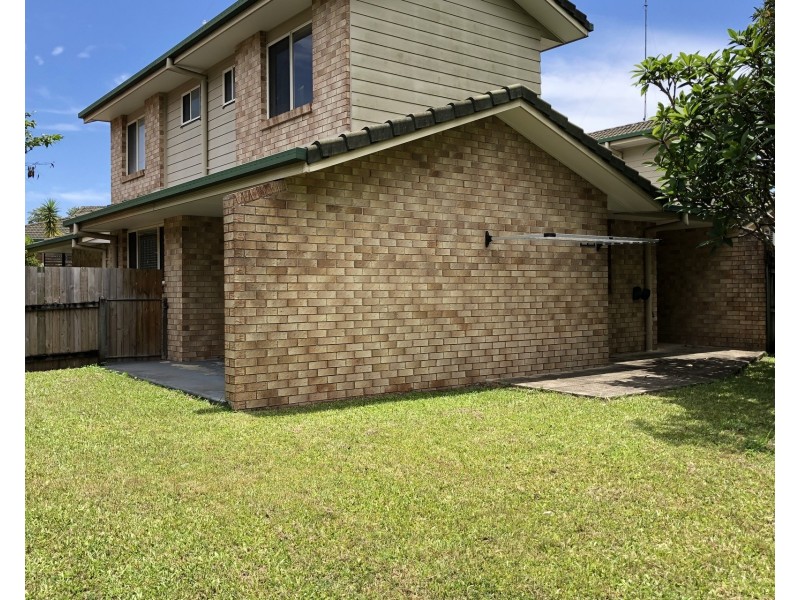 2/25 Camden Way, Maroochydore QLD 4558