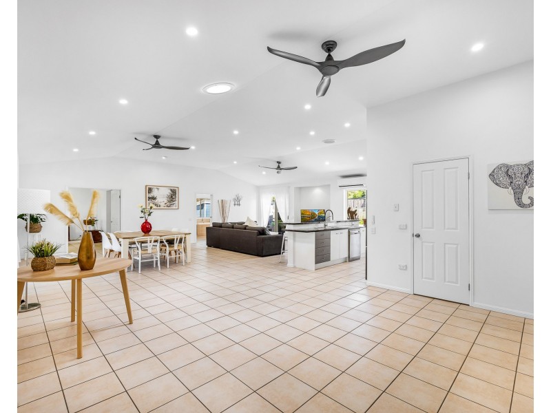 5 Satinash Place, Mudjimba QLD 4564