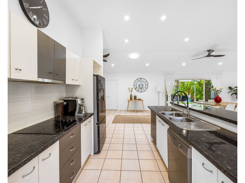 5 Satinash Place, Mudjimba QLD 4564