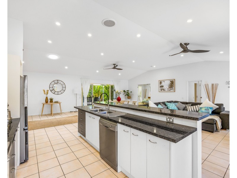 5 Satinash Place, Mudjimba QLD 4564