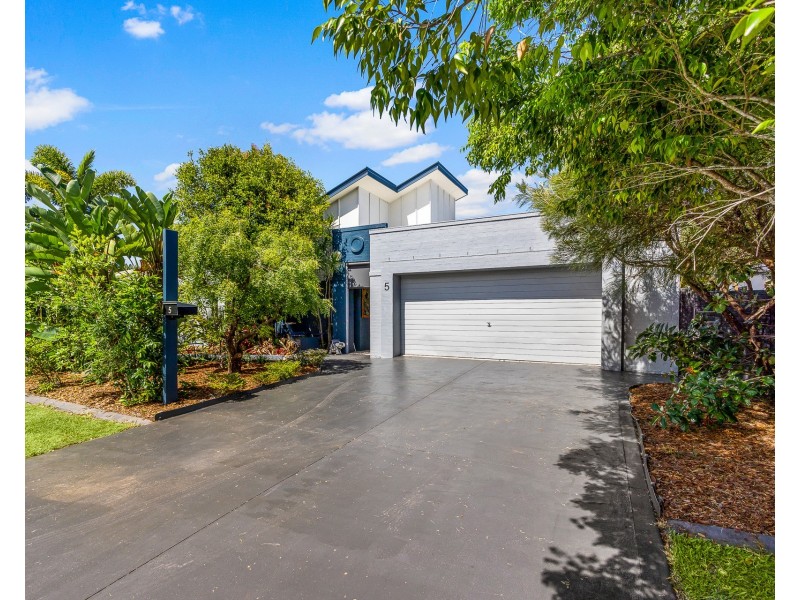 5 Satinash Place, Mudjimba QLD 4564