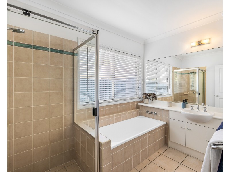 5 Satinash Place, Mudjimba QLD 4564