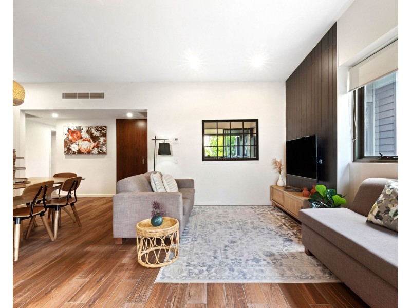 211/94-96 Main Street, Montville QLD 4560