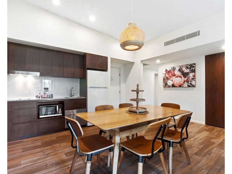 211/94-96 Main Street, Montville QLD 4560