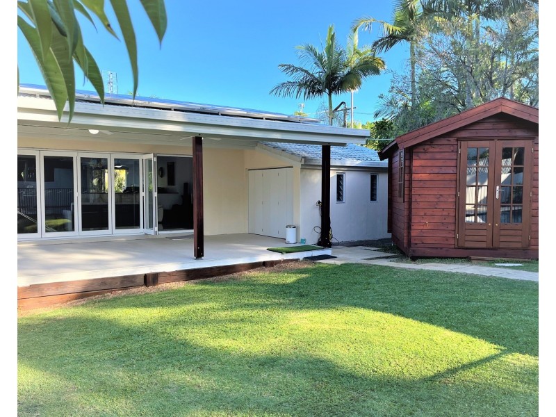 11 Woonum Road, Alexandra Headland QLD 4572