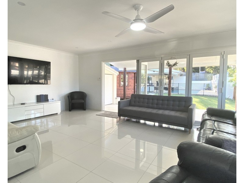 11 Woonum Road, Alexandra Headland QLD 4572