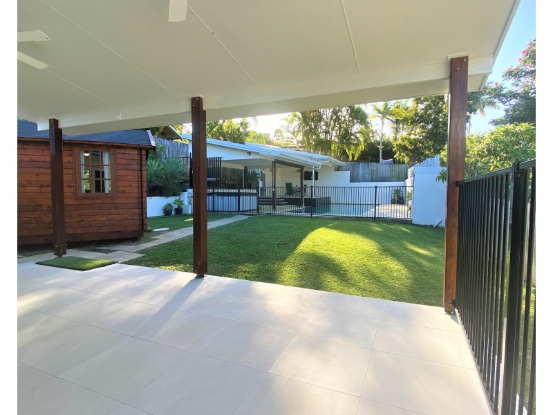 11 Woonum Road, Alexandra Headland QLD 4572