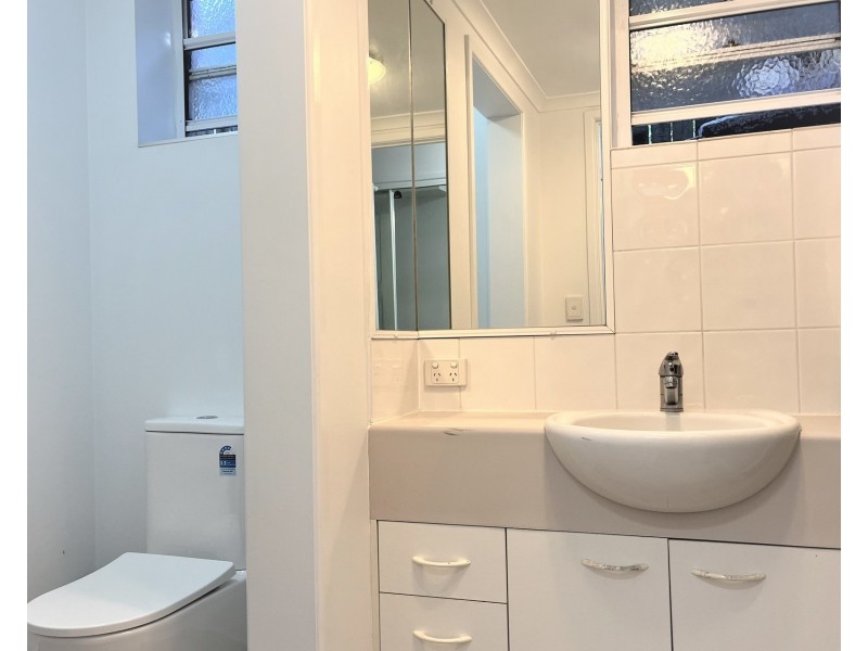 11 Woonum Road, Alexandra Headland QLD 4572