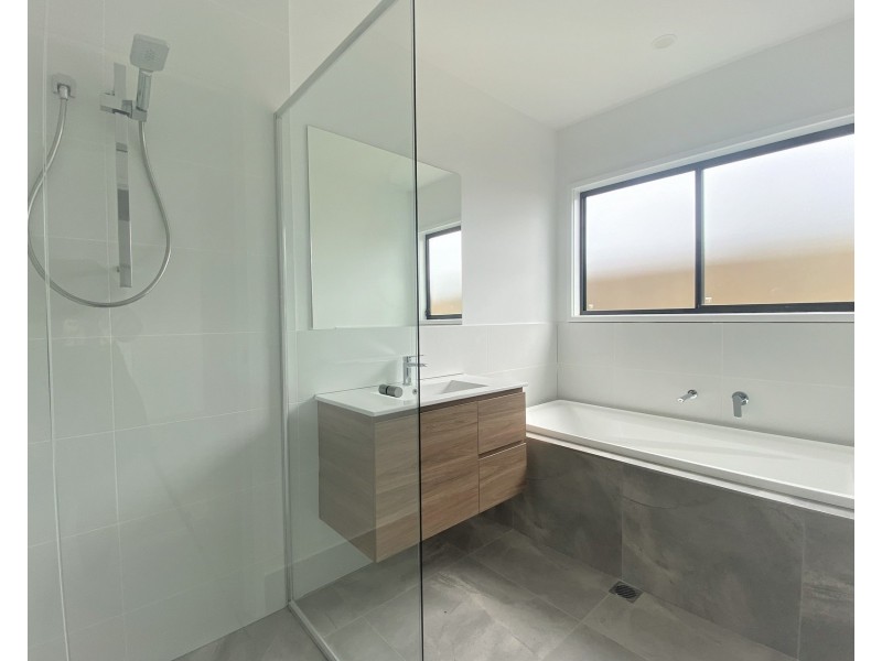 11 Jade Road, Palmview QLD 4553