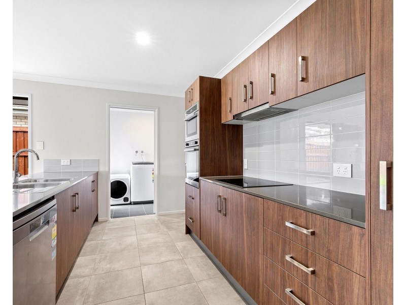 72 Flintwood Crescent, Palmview QLD 4553