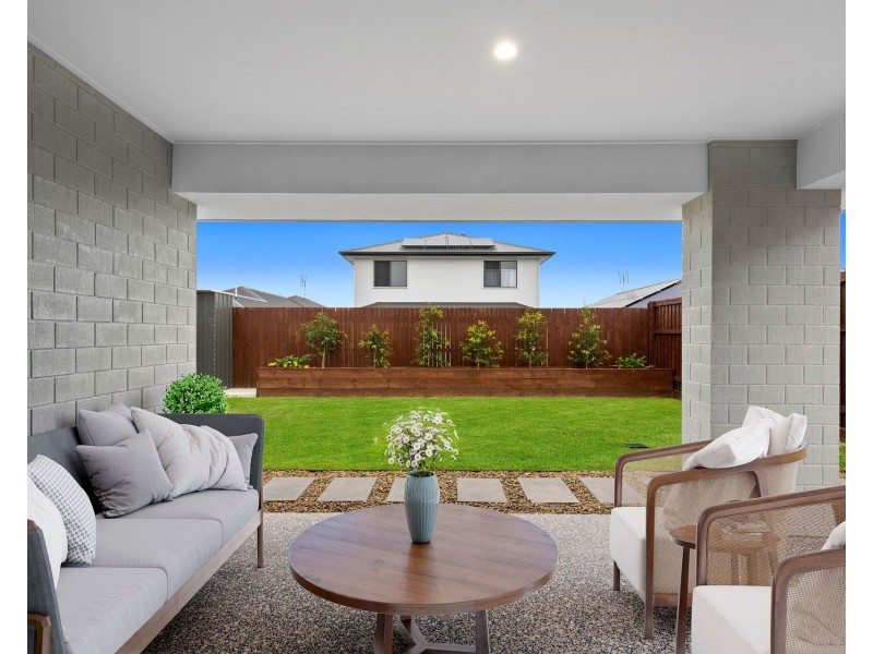 72 Flintwood Crescent, Palmview QLD 4553