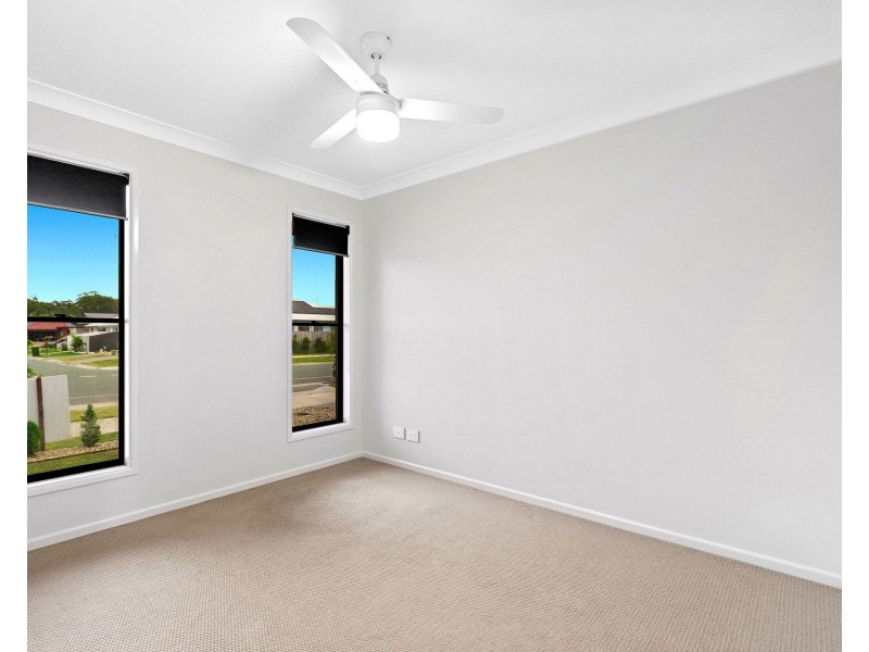 72 Flintwood Crescent, Palmview QLD 4553