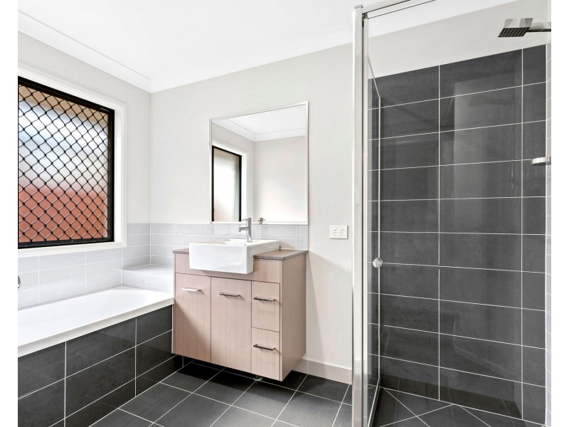 72 Flintwood Crescent, Palmview QLD 4553