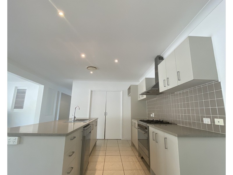 5 Sand Lane, Twin Waters QLD 4564