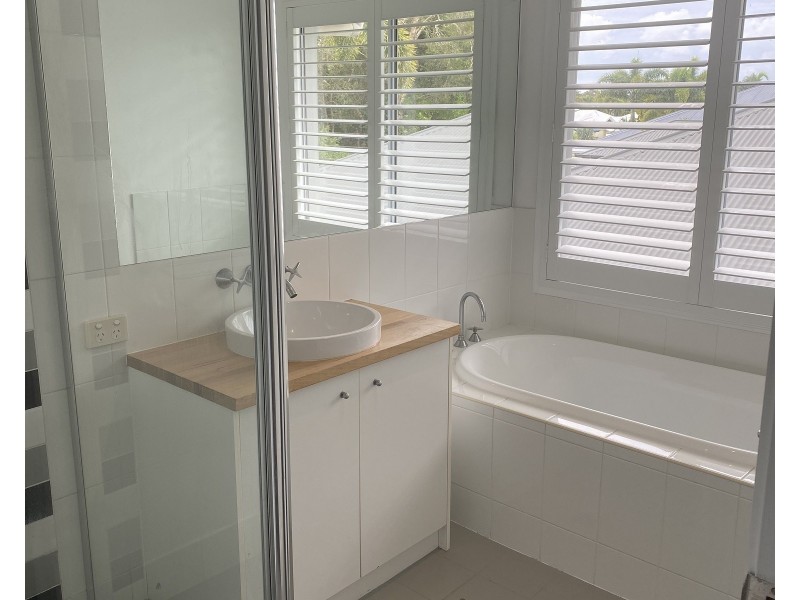 5 Sand Lane, Twin Waters QLD 4564