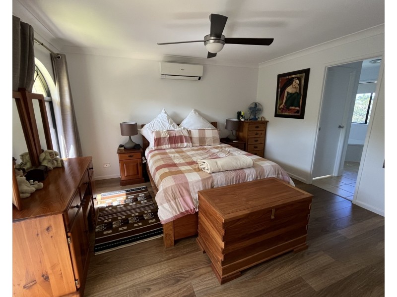 8 Coho Court, Mountain Creek QLD 4557
