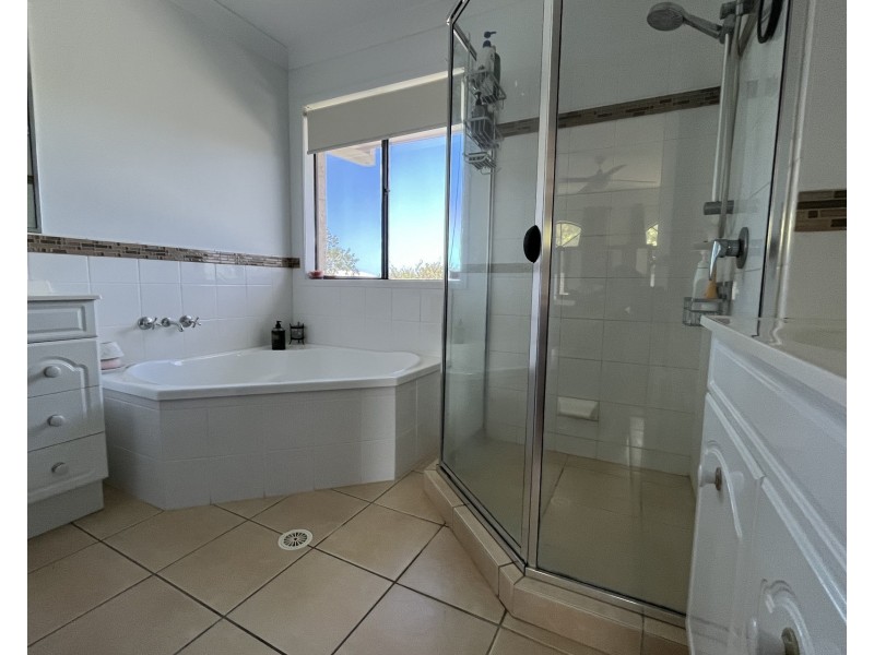 8 Coho Court, Mountain Creek QLD 4557