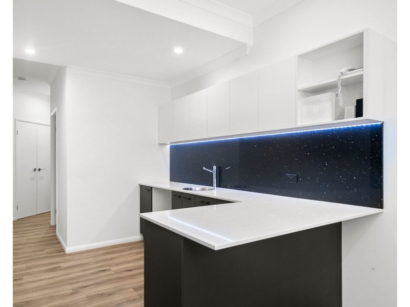 12 Ocean Crest Place, Alexandra Headland QLD 4572