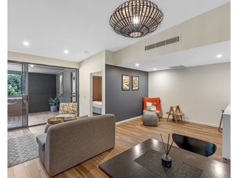 212/94-96 Main Street, Montville QLD 4560